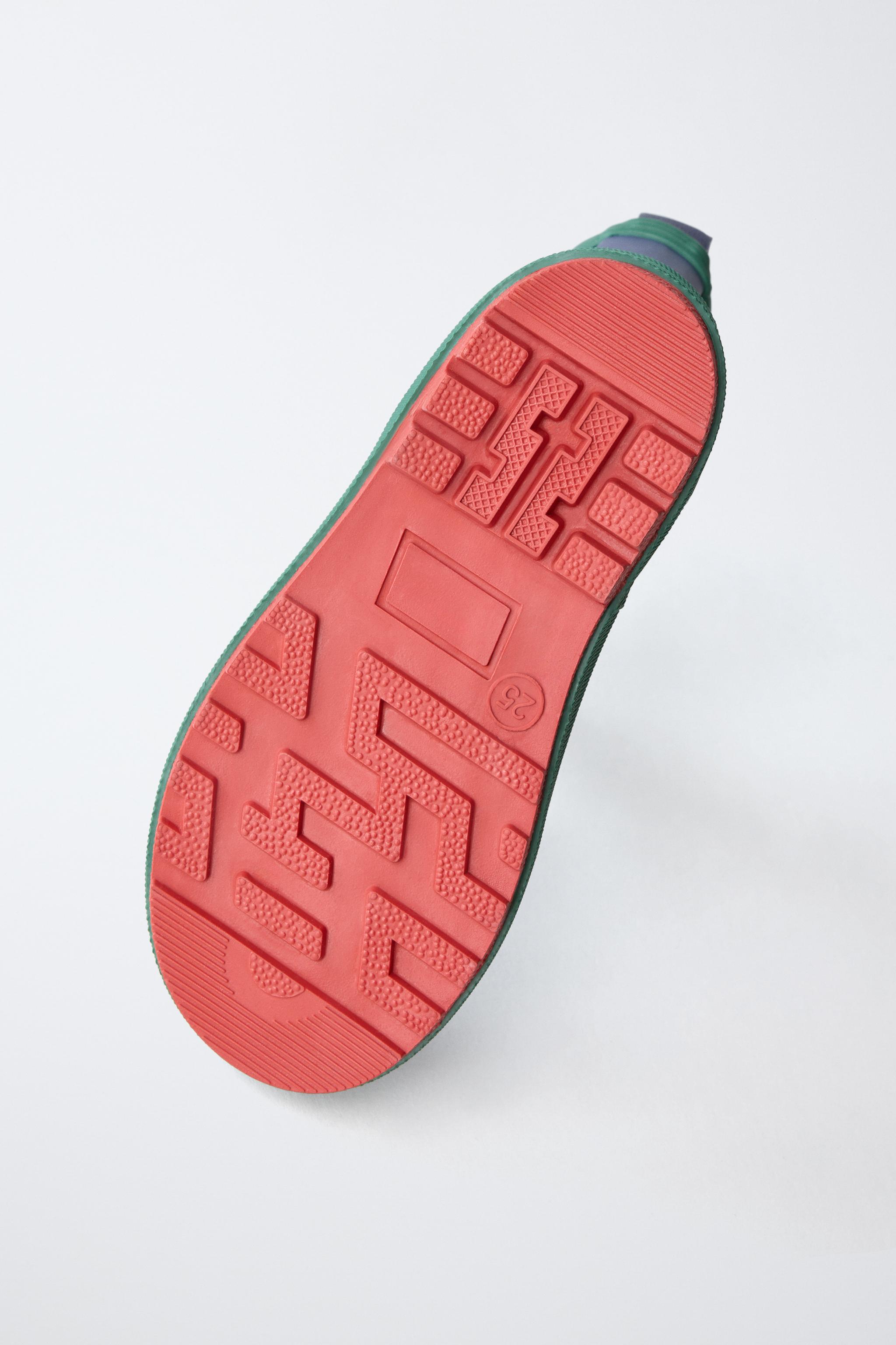 CHELSEA RAIN BOOTS
